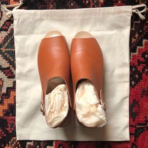 Bryr Clogs Suzie Spanish-Toe Whiskey Leather